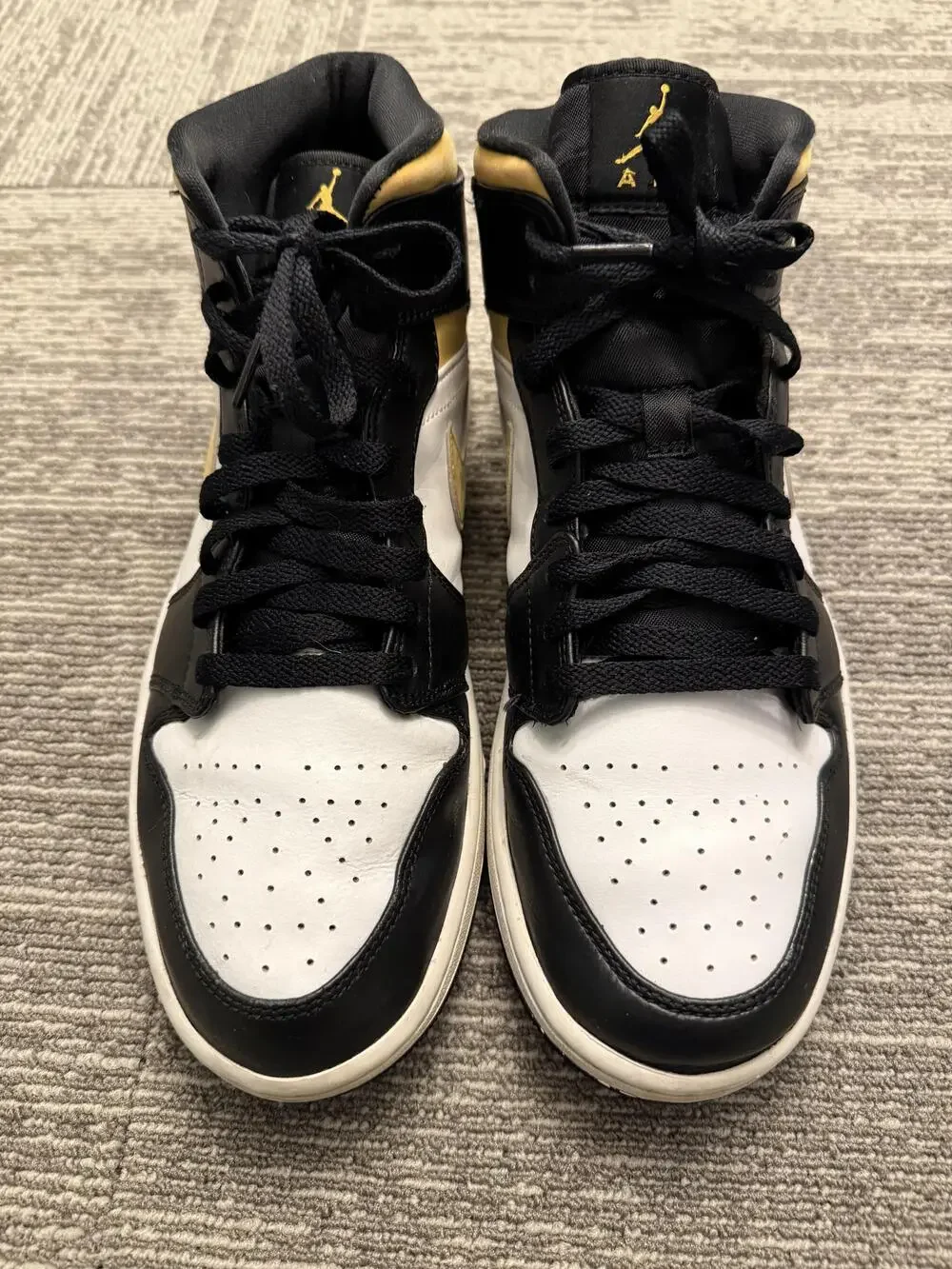 Nike Air Jordan 1 Mid Shoes Mens Size 11.5 White Black Metallic Gold 554724-177
